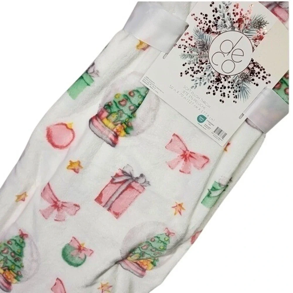 Pink Christmas Snow Globe Plush Throw Blanket White Tree 50x70 Holiday NEW